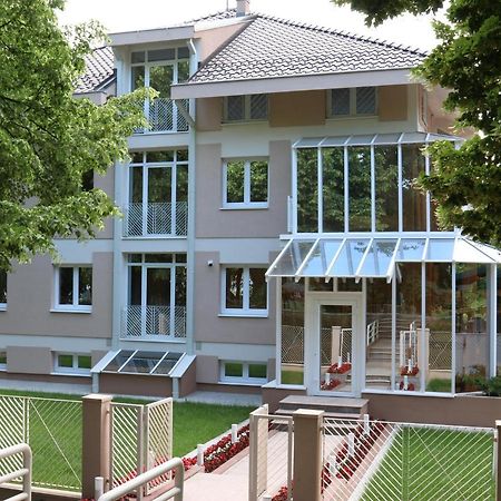 Grand Park Rooms & Apartments Čačak Eksteriør bilde