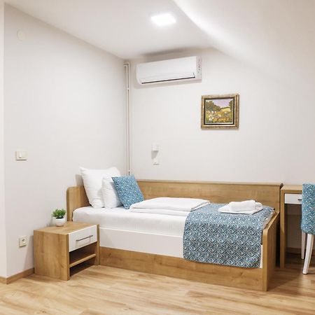 Grand Park Rooms & Apartments Čačak Eksteriør bilde