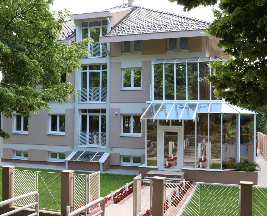 Grand Park Rooms & Apartments Čačak Eksteriør bilde
