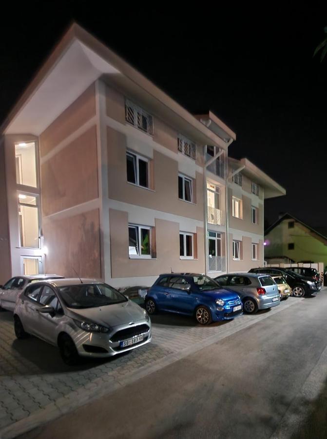 Grand Park Rooms & Apartments Čačak Eksteriør bilde